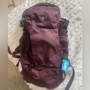 Osprey Women’s Hydration Skimmer 28 backpack- Brand new with tags never used